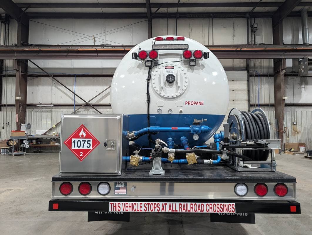 Custom propane truck build by Lux Industries, photo 3