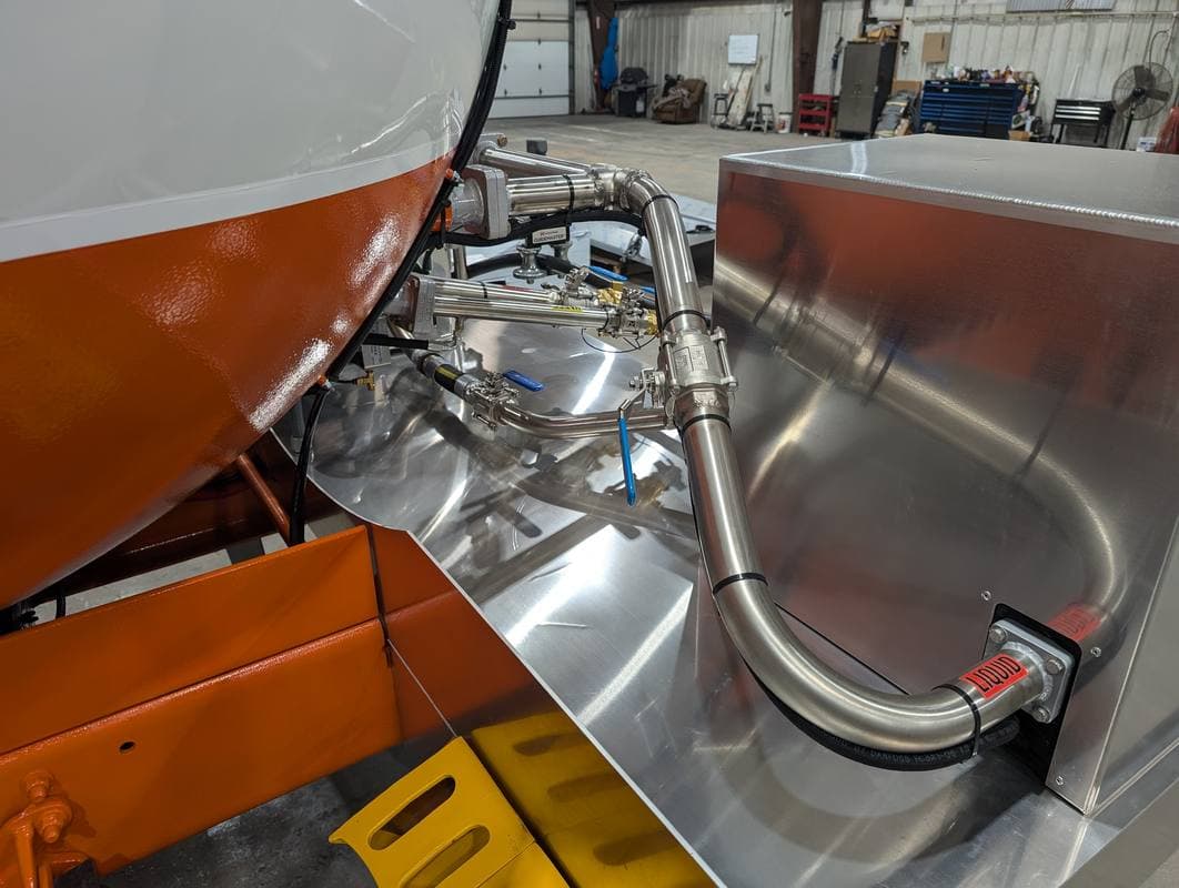 Custom propane truck build by Lux Industries, photo 4
