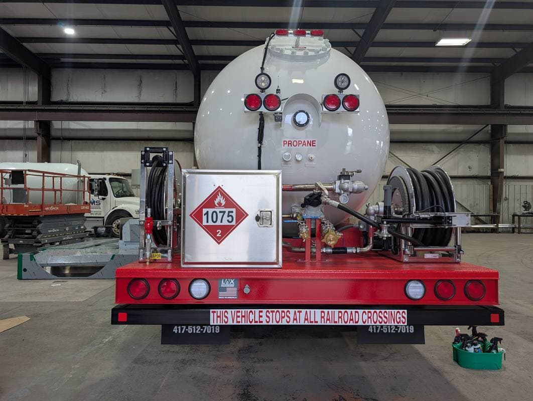 Custom propane truck build by Lux Industries, photo 5