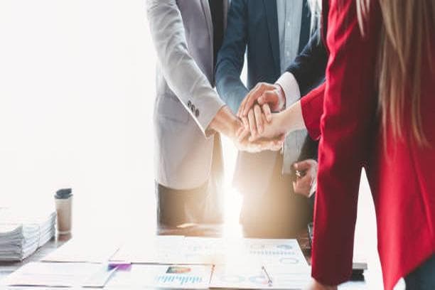 Balancing Efficiency and Individuality: The Key to Building a Resilient Workplace