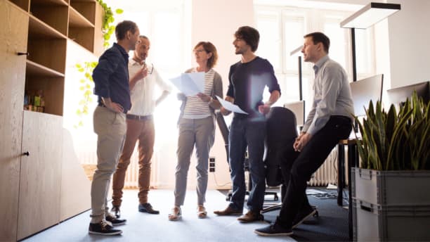 Morning Huddles Strengthen Teamwork